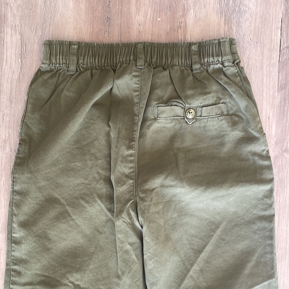 Barely worn size 5 T osh Kosh army green joggers.
